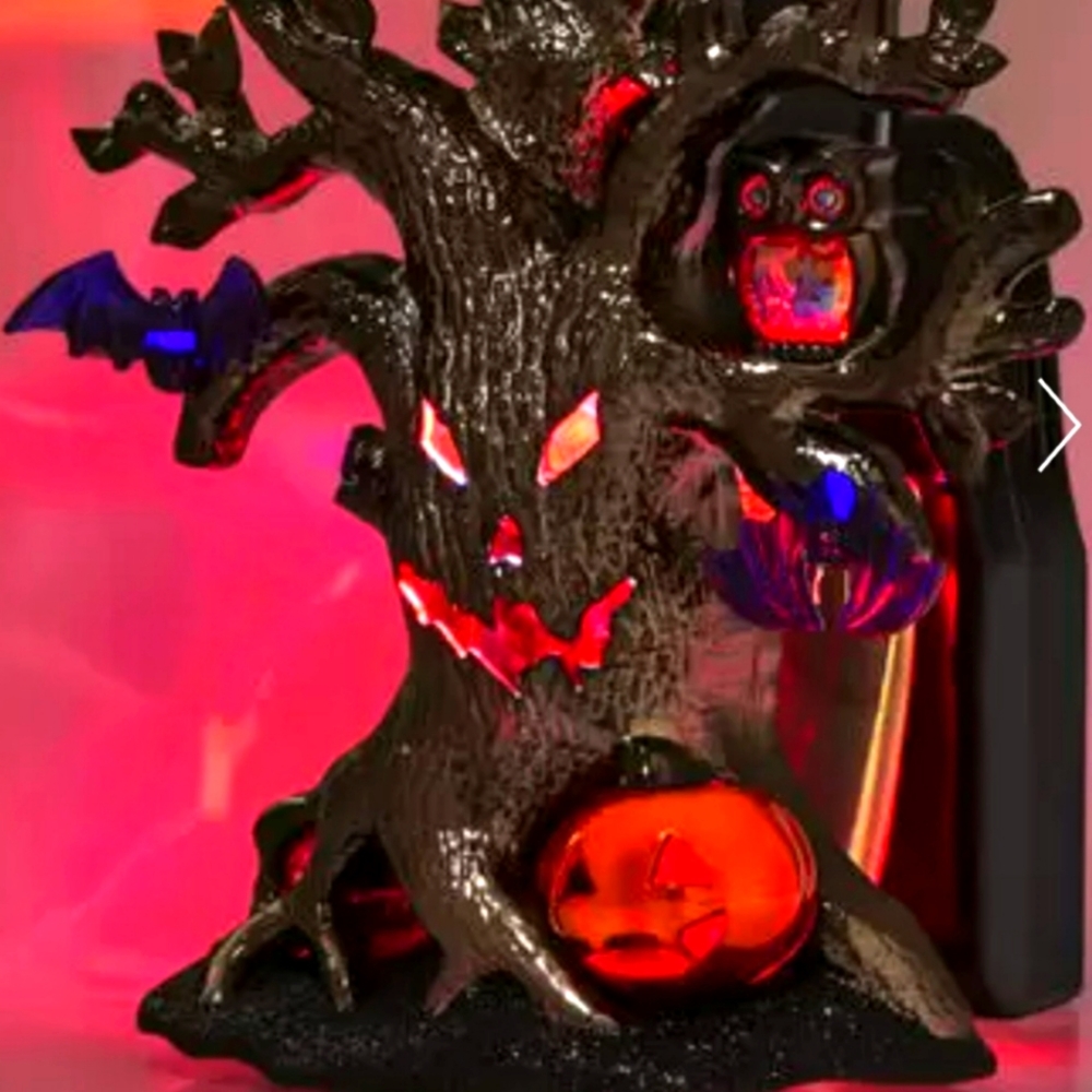 Bath And Body Works halloween monster tree light up wallflower plug